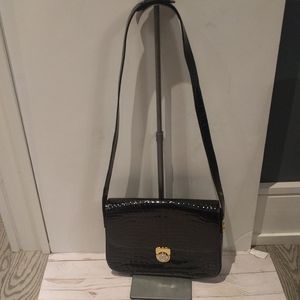 Beautifu vintagel shoulder bag by F.B.M🌸🌸🌸